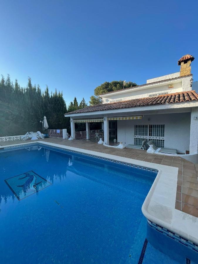 Villa Mis 5 Amores Con Piscina Бенидорм Экстерьер фото
