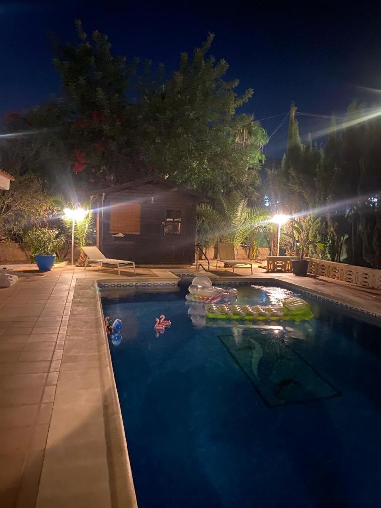 Villa Mis 5 Amores Con Piscina Бенидорм Экстерьер фото